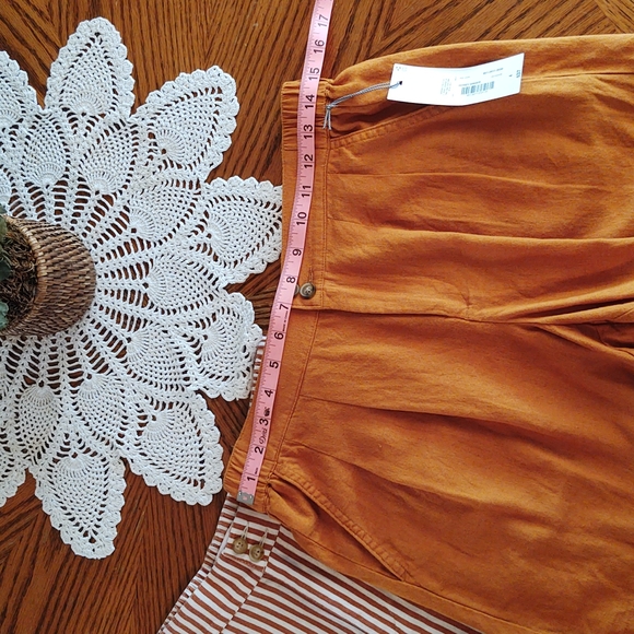 Liz Claiborne Bundle of Back Elastic Pleated Side Pocket Linen Shorts 4 - Picture 3 of 11